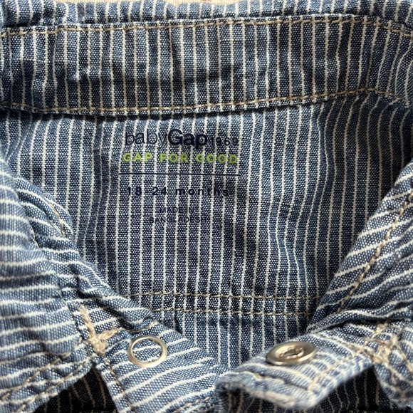 Baby Gap (18-24M) Jumpsuit - Picture 2 of 3